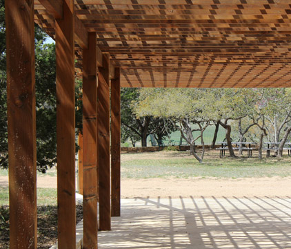 Construir una Pérgola en el jardín en 8 pasos